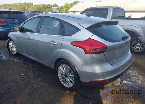 2016 Ford Focus Titanium z USA, uszkodzony, nr VIN 1FADP3N25GL250227